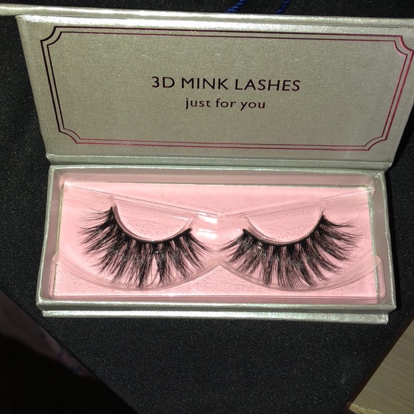 Eyelashes - Picture 2 of 2